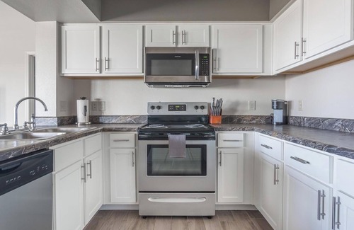 Broken Arrow Apartment | Landing at Scissortail Crossing - 2 Bedrooms in.