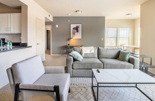 Oklahoma City Apartment | Landing at Stonehorse Crossing - 1 Bedroom in Nw Okc