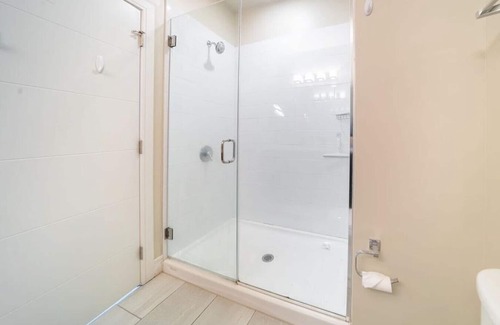 Beachwood Apartment | Landing at The Aster - 2 Bedrooms in Downtown Beachwood