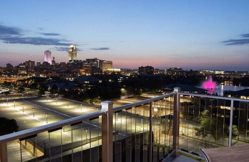 Southeast Omaha Apartment | Landing at The Breakers - 1 Bedroom in Downtown