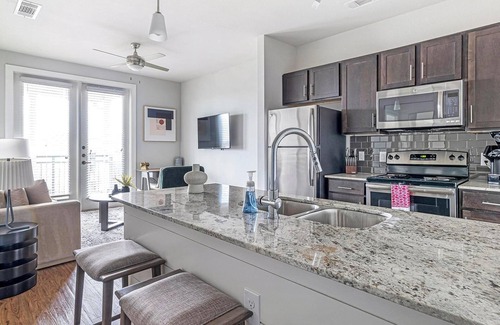 Buda Apartment | Landing at The Green at Plum Creek - 1 Bedroom .