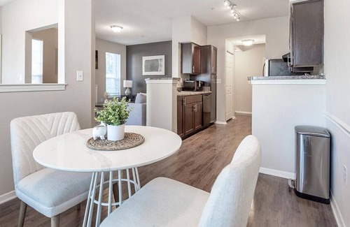 Germantown Apartment | Landing at The Grove at Germantown - 1 Bedroom in Hunters Run