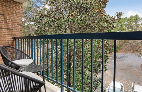 Northeast Raleigh Apartment | Landing at The Harrison - Studio in Northeast R.