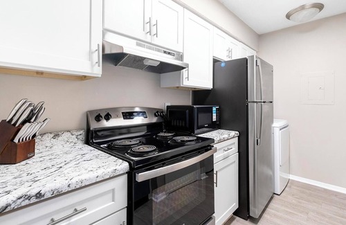Church Street Apartment | Landing at The Hub at 934 - 1 Bedroom in Riverdale