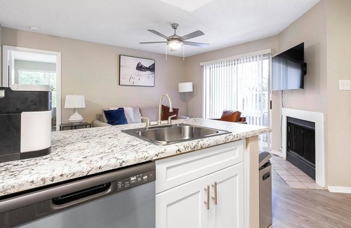 Church Street Apartment | Landing at The Hub at 934 - 1 Bedroom in Riverdale