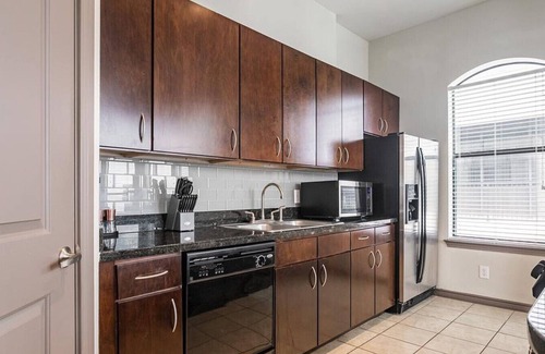 Greenway Plaza-Upper Kirby Apartment | Landing at The Metropole - 2 Bedrooms in Greenway/Upper Kirby Area