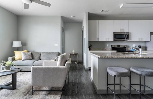 University District Apartment | Landing at The Nine @ Memphis - 3 Bedrooms in U.