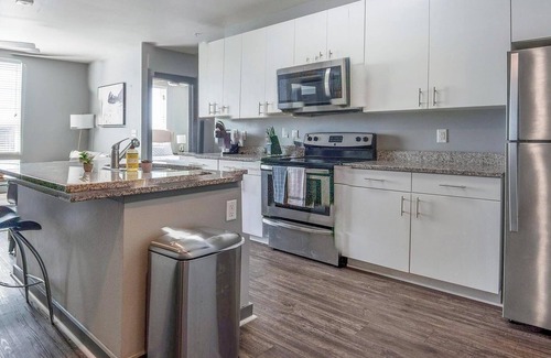 University District Apartment | Landing at The Nine @ Memphis - 4 Bedrooms in U.
