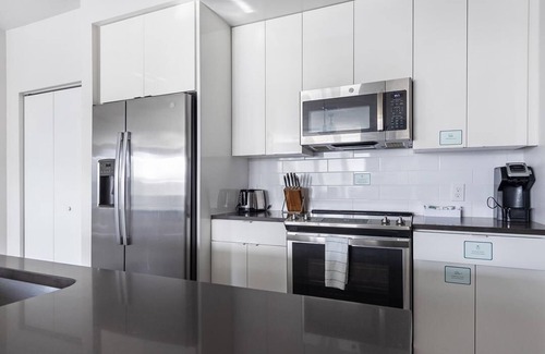 Port Tampa City Apartment | Landing at The Pointe on Westshore - 2 Bedrooms in Port Tampa City