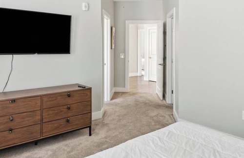 Roselawn Finance Apartment | Landing at The Red Apartments - 2 Bedrooms in Madisonville