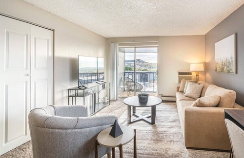 Northwest Colorado Springs Apartment | Landing at The Flats at Pinecliff - 1 Bedroom in Northeast Colorado Springs