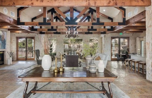 Stone Oak Apartment | Landing at Toscana at Sonterra - 2 Bedrooms in .