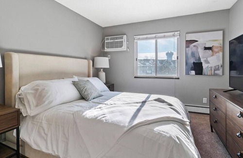 North Oaks Apartment | Landing at White Bear Woods - 2 Bedrooms in Downtown White Bear Lake