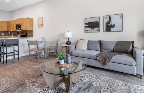 Florida Center Apartment | Landing | Beautiful 1BD, Clubhouse, Gym