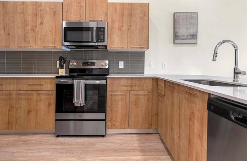 Florida Center Apartment | Landing | Beautiful 1BD, Clubhouse, Gym