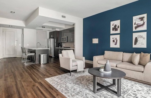 Houston Apartment | Landing | Beautiful 1BD, Gym, Tennis Court