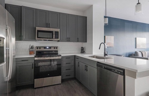 MLK Apartment | Landing | Beautiful 1BD, Yoga Studio