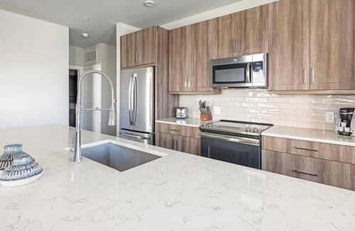Katy Apartment | Landing | Beautiful 2BD, Pool, Gym
