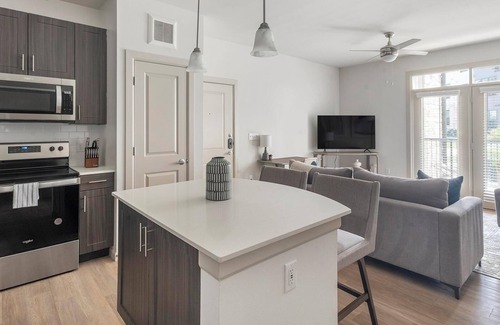 Pflugerville Apartment | Landing | Beautiful 1BD, Courtyard, Clubhouse