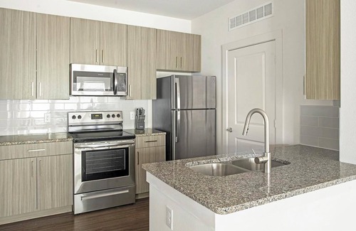 River Ranch Apartment | Landing | Beautiful 1BD, Clubhouse, Gym