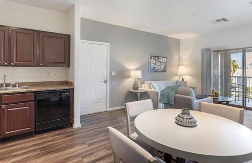 Sunrise Manor Apartment | Landing | Chic 1BD, Gym