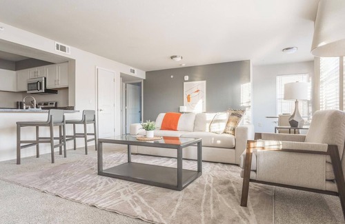 Broken Arrow Apartment | Landing | Chic 1BD, Courtyard, Gym