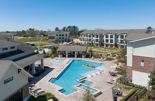 Katy Apartment | Landing | Chic 1BD, Clubhouse, Courtyard