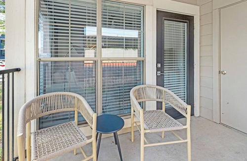 Austin Apartment | Landing | Chic 1BD, Courtyard, Pool