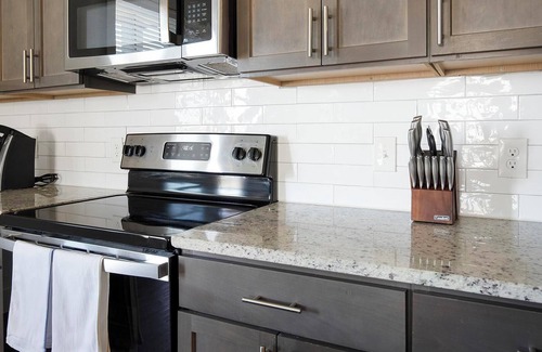 Stone Oak Apartment | Landing | Chic 1BD, Pool, Game Room