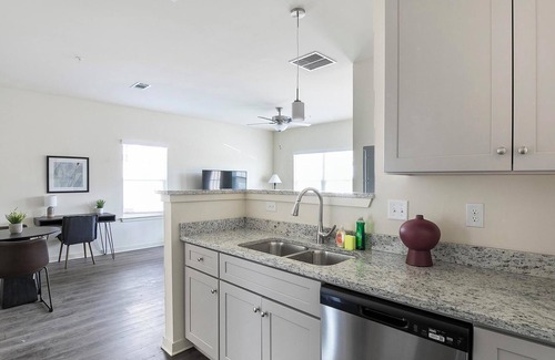 Fort Worth Apartment | Landing | Chic 1BD, Pool, Yoga Studio