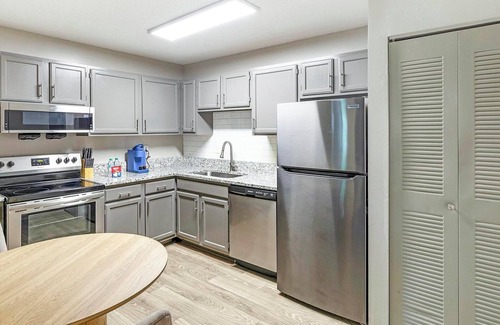 Huntsville Apartment | Landing | Chic 1BD, Pool, Clubhouse