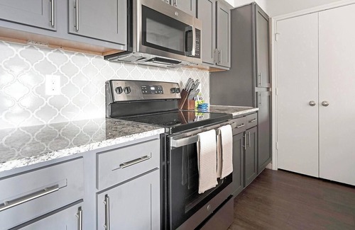 San Antonio Apartment | Landing | Chic 2BD, Gym, Pool