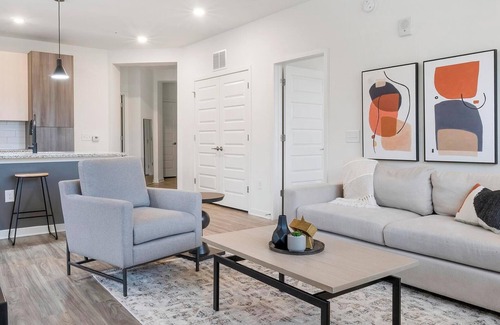 Mableton Apartment | Landing | Chic 2BD, Pool, Gym