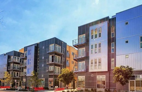 Pearl District Apartment | Landing | Chic Studio, Gym, Courtyard