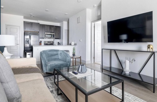 Austin Apartment | Landing | Incredible 1BD, Gym, Pool