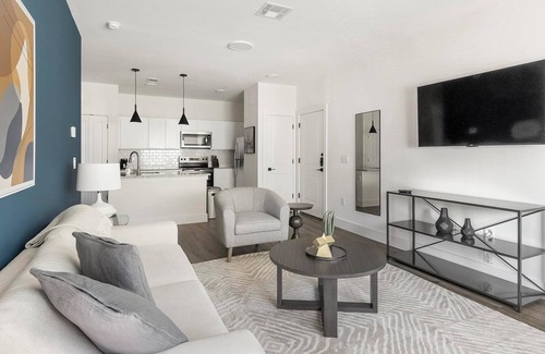 Venus Apartment | Landing | Incredible 1BD, Gym, Pool