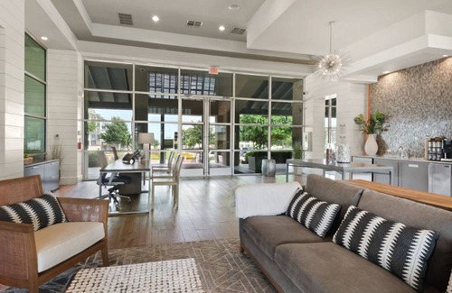 Buda Apartment | Landing | Incredible 1BD, Pool, Clubhouse