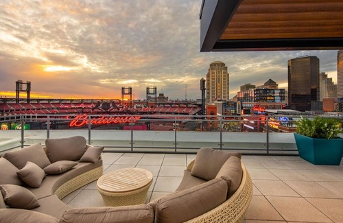 Downtown St. Louis Apartment | Landing | Incredible 1BD, Rooftop Lounge