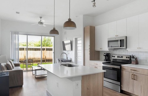 Austin Apartment | Landing | Incredible 1BD, Yoga Studio, Clubhouse