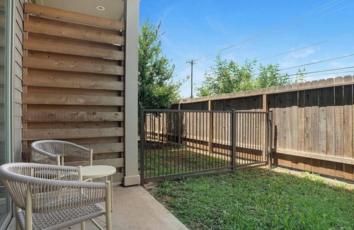 Austin Apartment | Landing | Incredible 1BD, Yoga Studio, Clubhouse