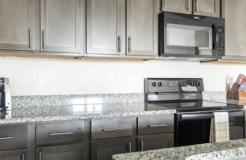 Eastwood Village Apartment | Landing | Incredible 2BD, Gym, Clubhouse