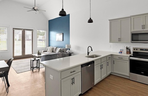 Athens Apartment | Landing | Incredible 2BD, Clubhouse, Gym