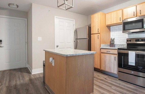 Eureka Apartment | Landing | Incredible 2BD, Clubhouse, Pool