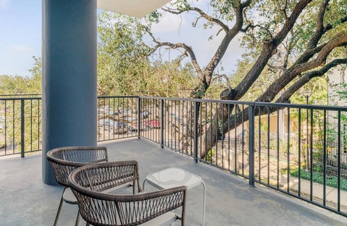 Houston Apartment | Landing | Incredible 2BD, Tennis Court, Gym