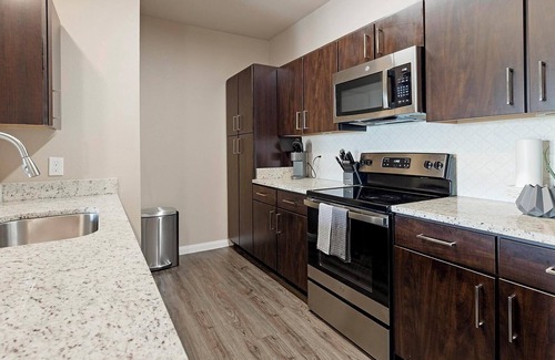 New Braunfels Apartment | Landing | Modern 1BD, Pool, Gym