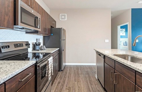 New Braunfels Apartment | Landing | Modern 1BD, Pool, Gym