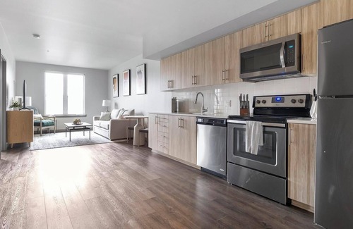 Northwest Portland Apartment | Landing | Modern 1BD, Courtyard, Gym