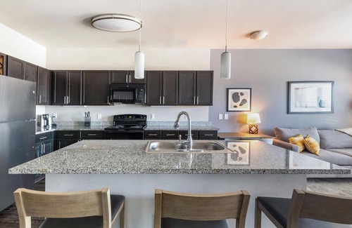 Fort Worth Apartment | Landing | Modern 1BD, Yoga Studio, Gym