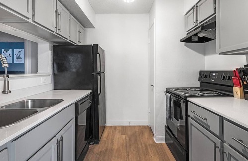 Windsor Park Apartment | Landing | Modern 2BD, Gym