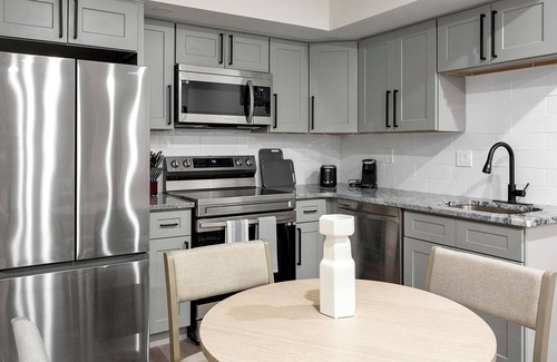 Spruce Hill Apartment | Landing | Modern 2BD, Clubhouse, Gym